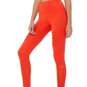 alo cherry pop leggings